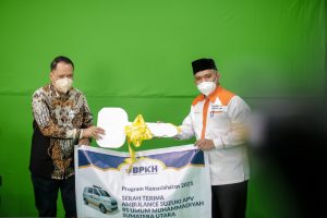 RSU Muhammadiyah Sumatera Utara Terima Ambulance Suzuki APV