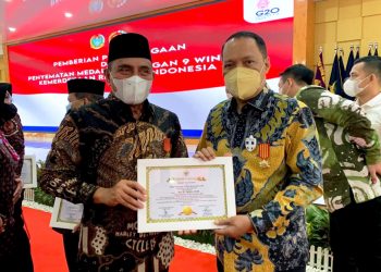 Rektor UMSU Terima Penghargaan Kejuangan 9 Windu Kemerdekaan RI