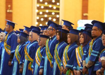 UMSU Wisuda 2.355 Lulusan Wamen Haji dan Umrah: Alumni Harus Bergerak, Kompak, dan Berdampak