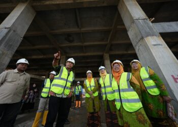 Ketum PP Aisyiyah Meninjau Progres Pembangunan Kampus Terpadu UMSU