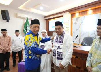 Rektor UMSU Lepas Peserta INSIS ke Turkey dan Arab Saudi