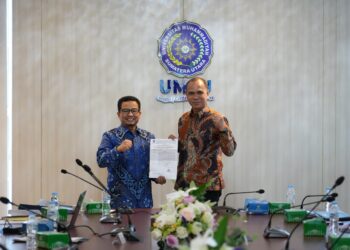 Rektor UMSU Serahkan SK Prodi Fakultas Ekonomi dan Bisnis