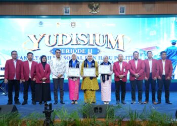FISIP UMSU Yudisium 187 Mahasiswa Hadirkan Lulusan Berprestasi Nasional